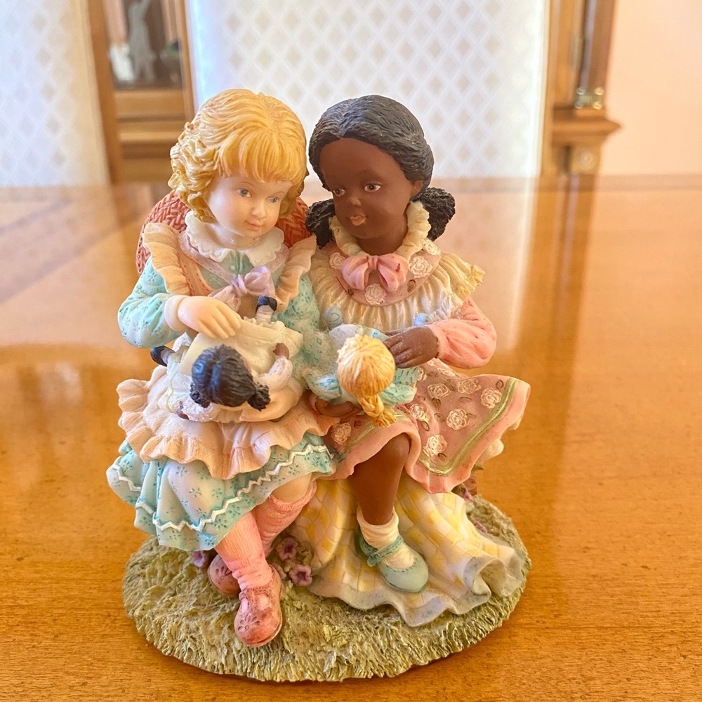 Laura’s Attic Limited Edition #333us Figurine “Can You Tell The Difference”